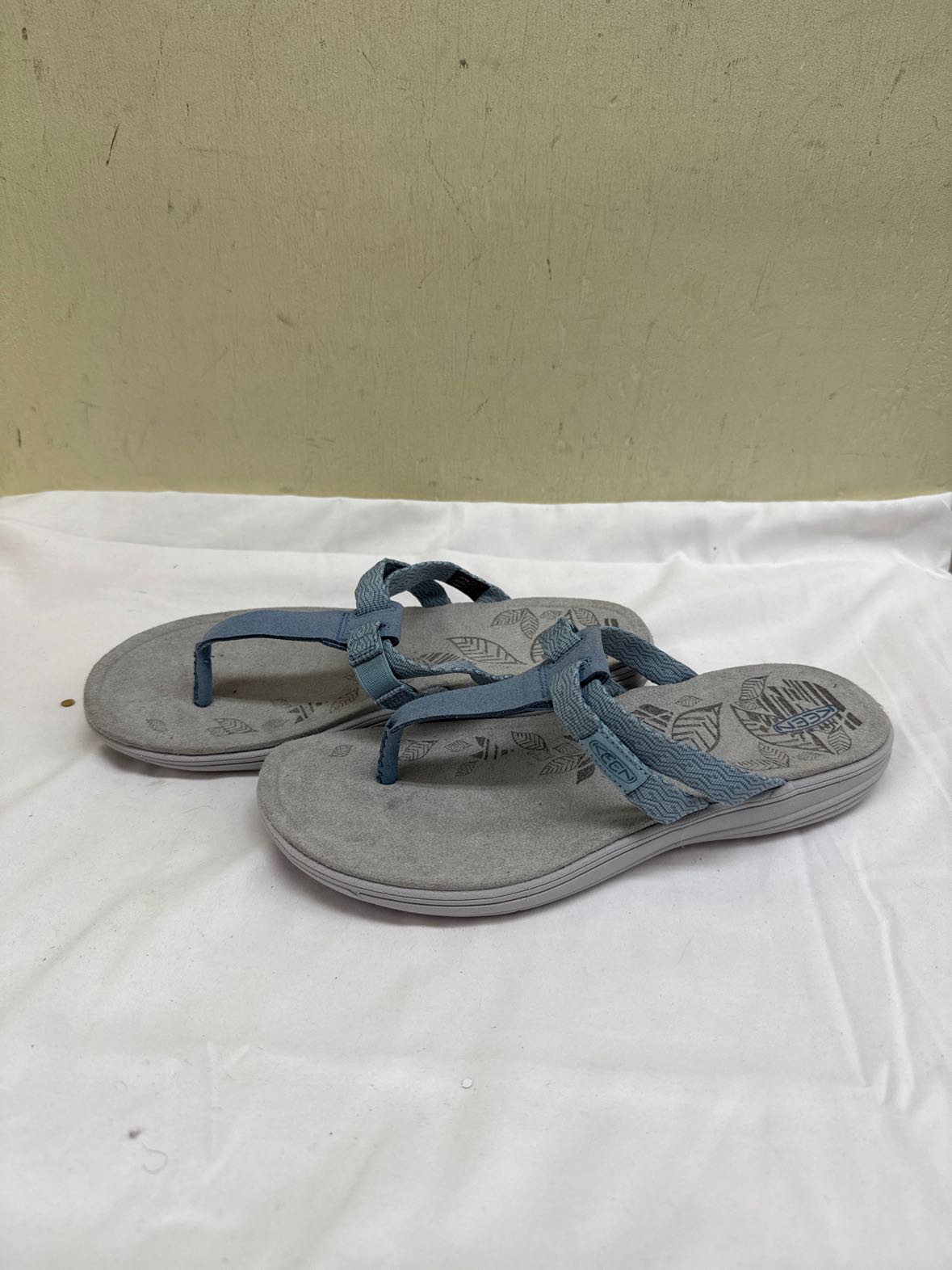 Keen Women's Size 9 Gray Sandals