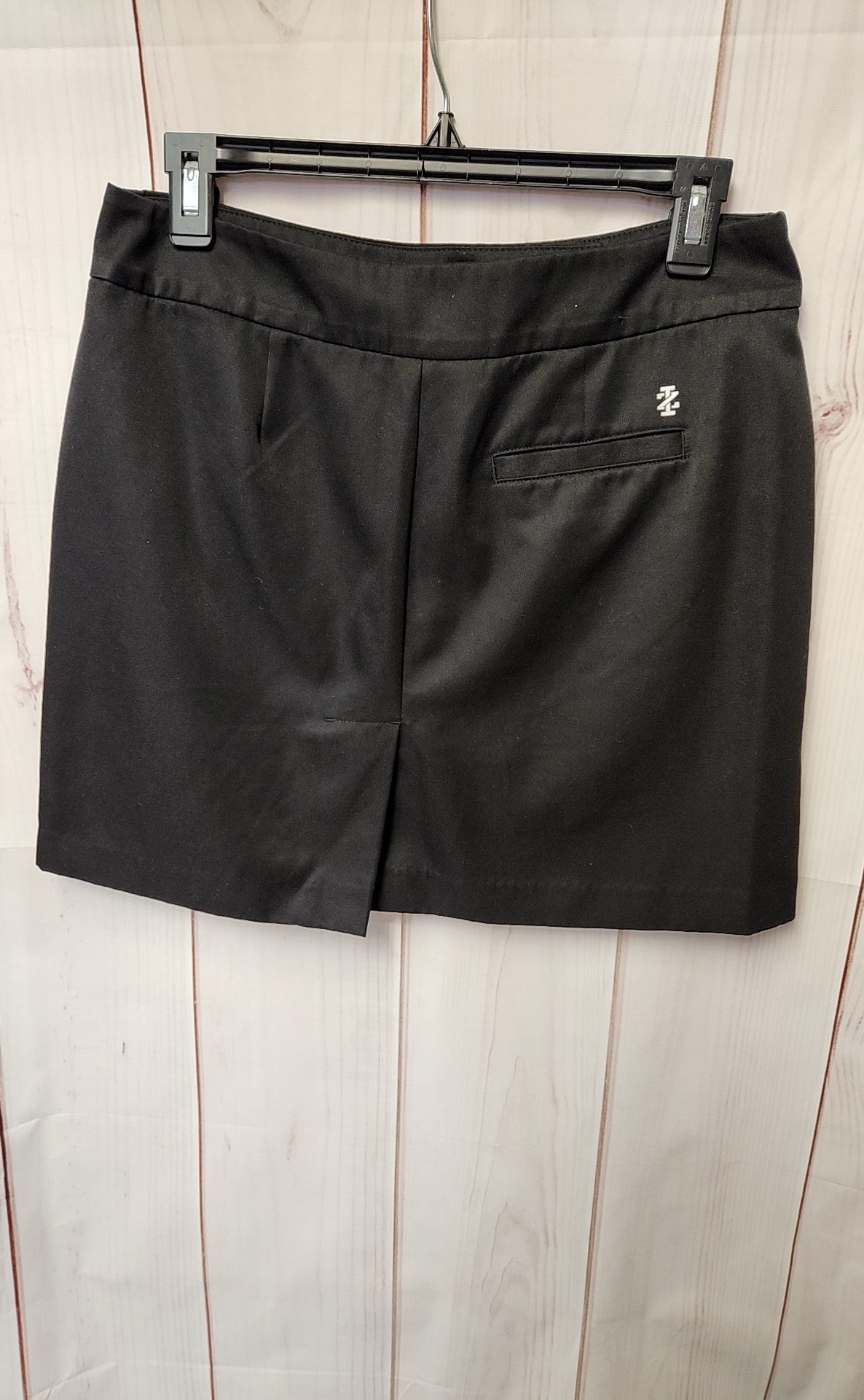 Izod Women's Size 4 Black Skorts