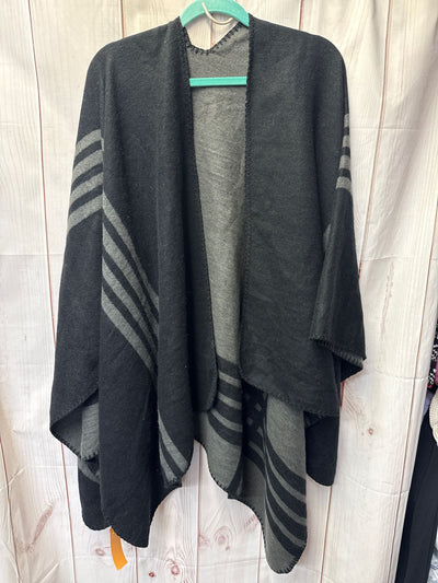 BB Dakota Black Poncho