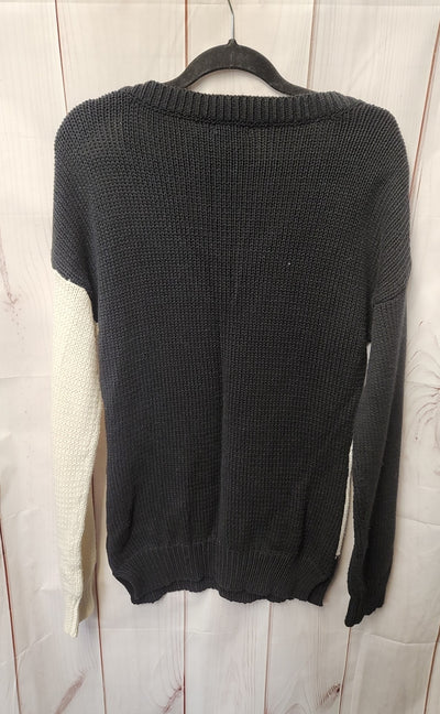 Venus Women's Size L Black & White Sweater
