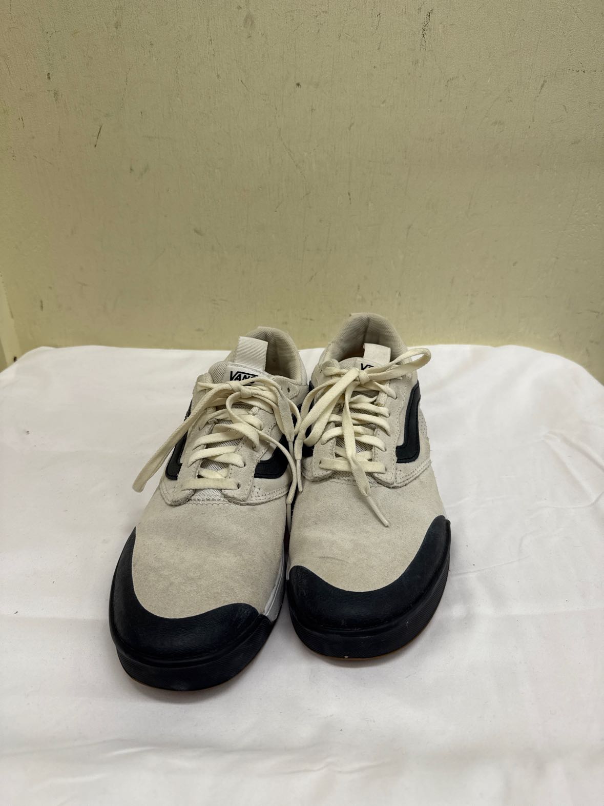 Vans Men's Size 9 Off-White Sneakers