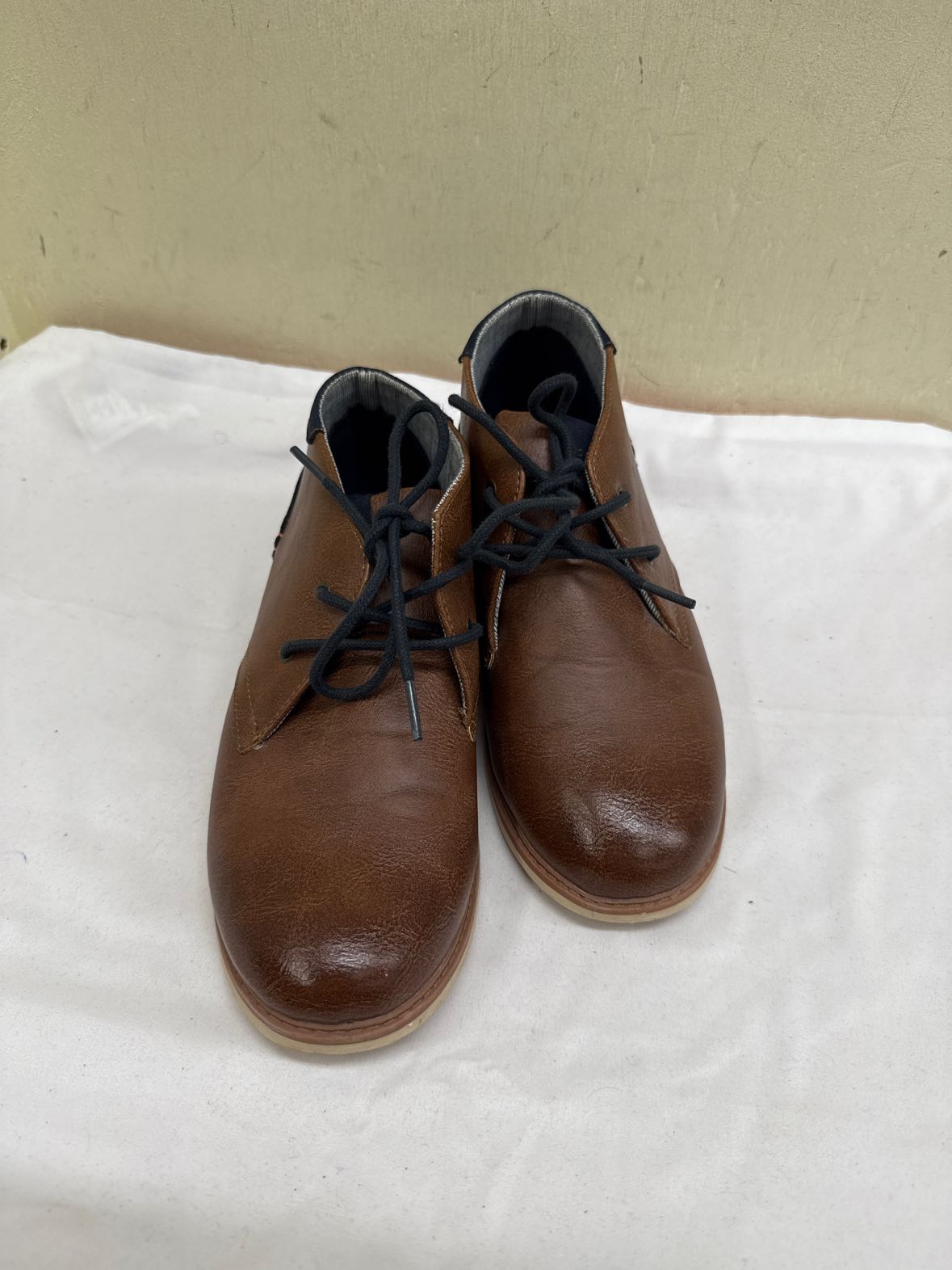 Max + Jake Boy's Size 6 Brown Shoes