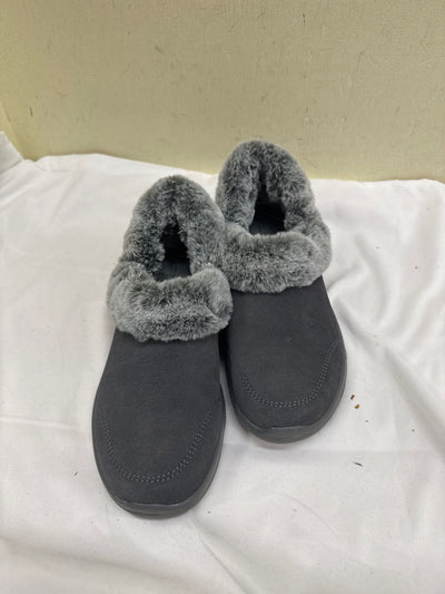 Skechers Women's Size 6-1/2 Gray Slippers