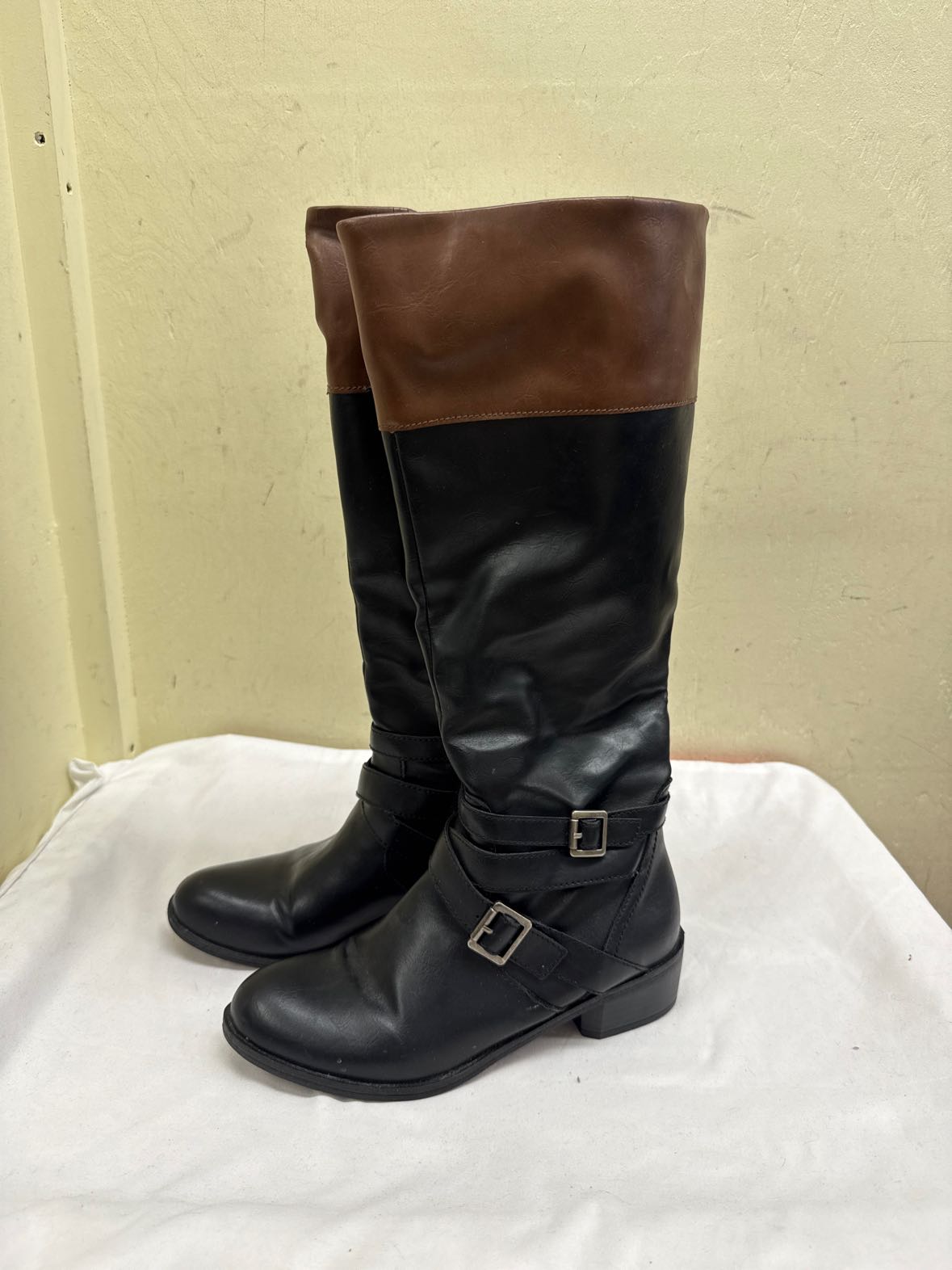 Women's Size 7 Black Boots Shoes