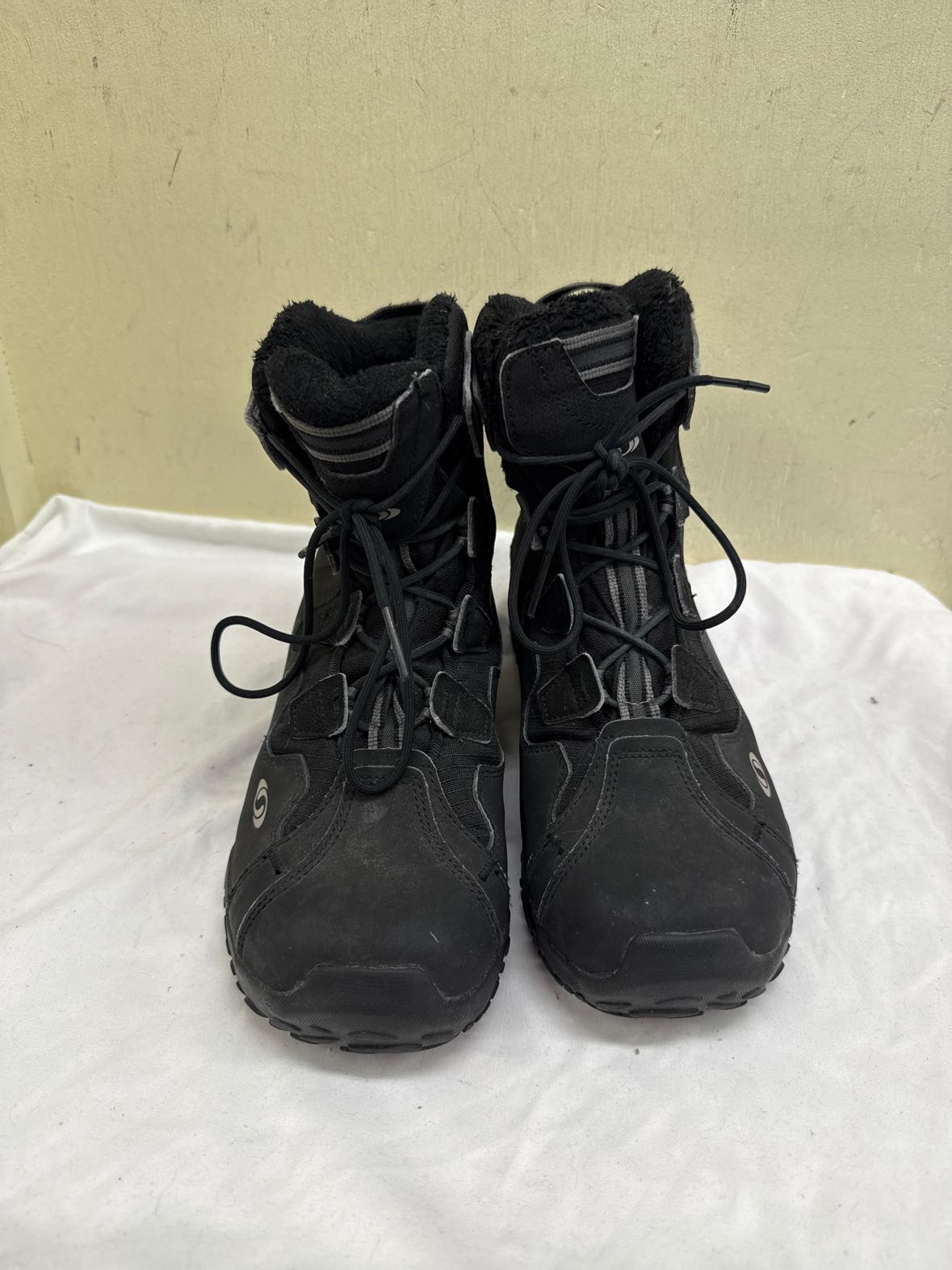 Salomon Men's Size 7 1/2 Black Boots Shoes