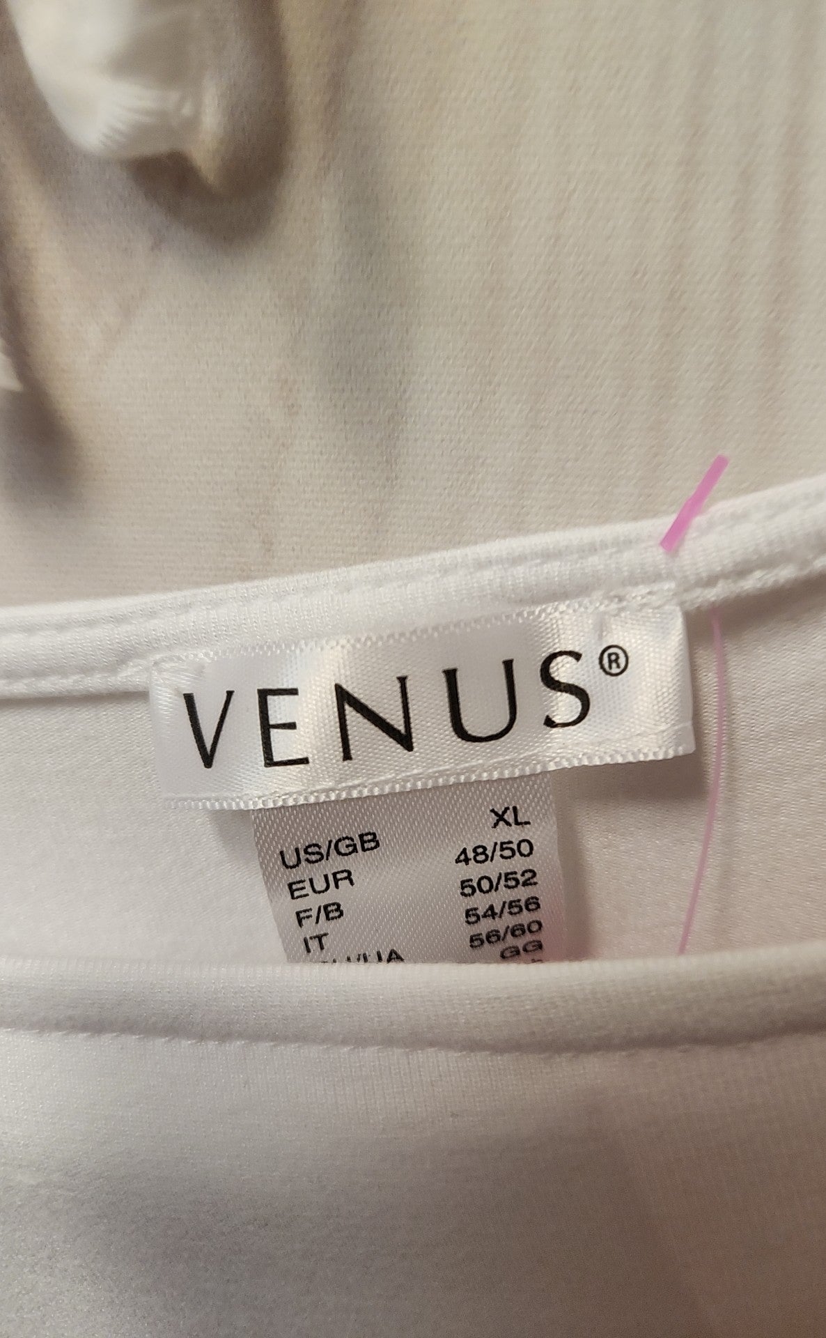 Venus Women's Size XL White Short Sleeve Top