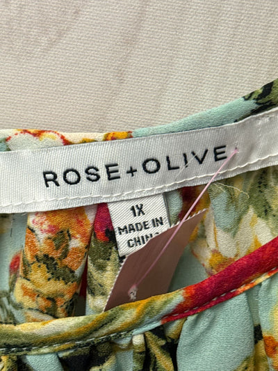 Rose & Olive Women's Size 1X Blue Floral Short Sleeve Top