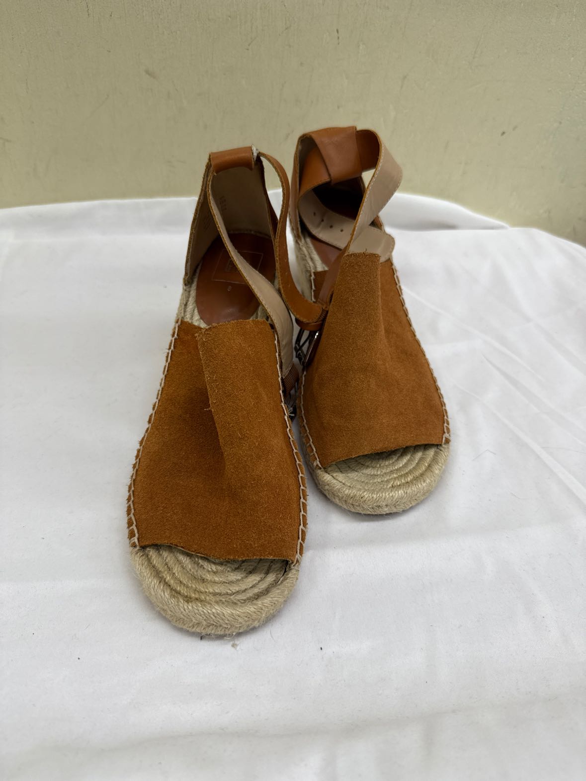 Gap Women's Size 8 Brown Sandals