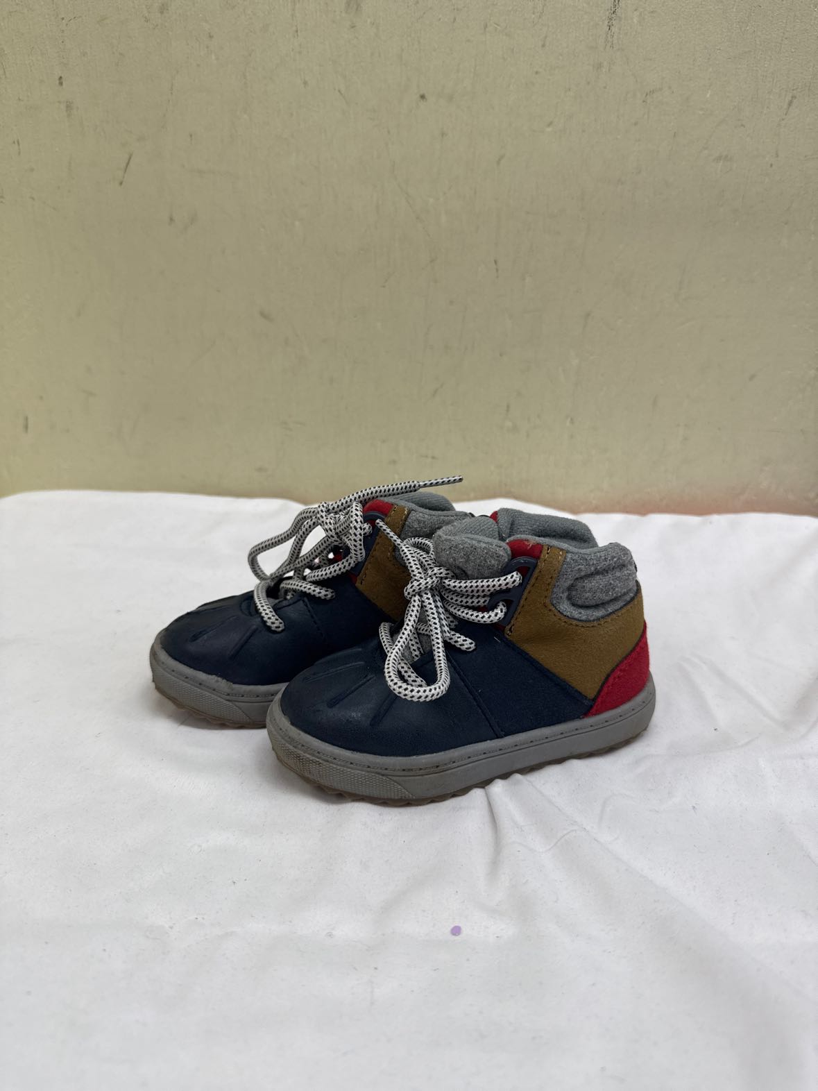 Osh Kosh Boy's Size 6 Navy Shoes