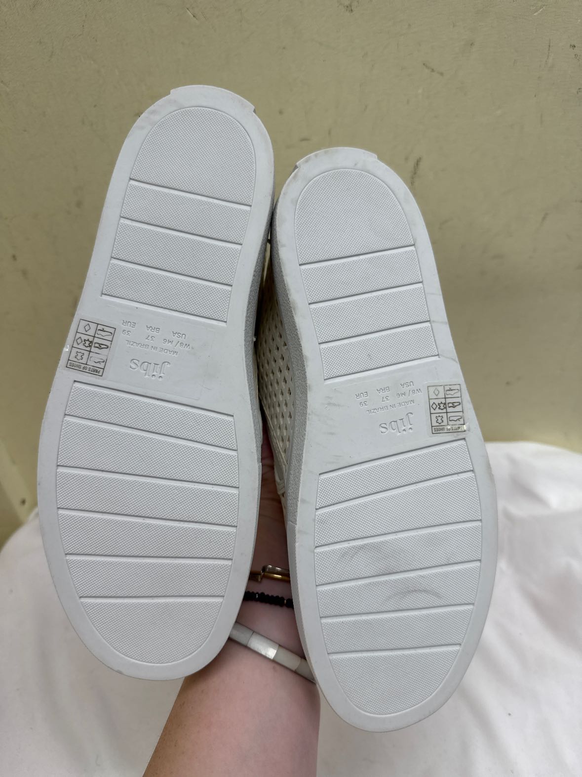 NWT Jibs Women's Size 8 White Flats Shoes