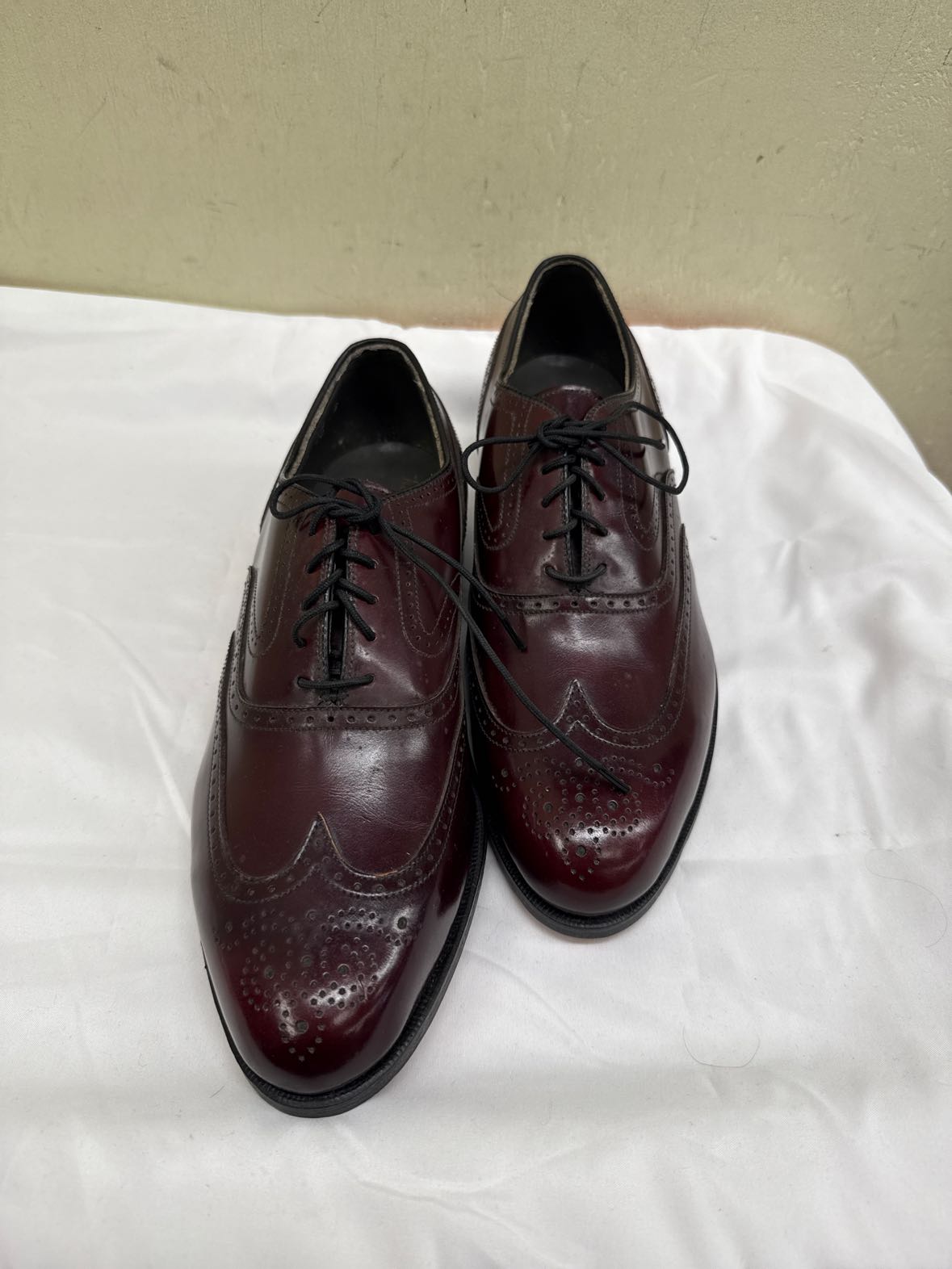 FootJoy Men's Size 9-1/2 Maroon Shoes