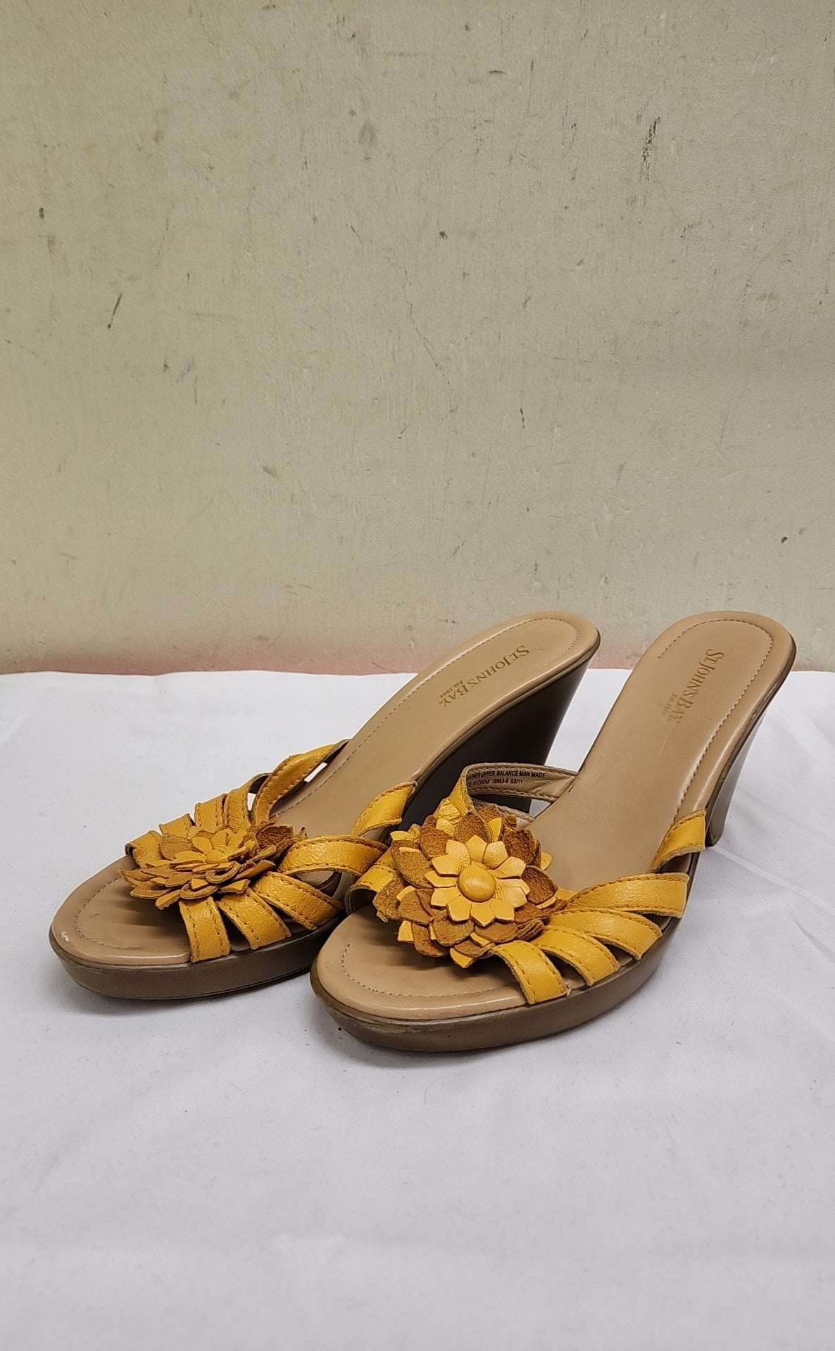 St Johns Bay Women's Size 9 Yellow Sandals