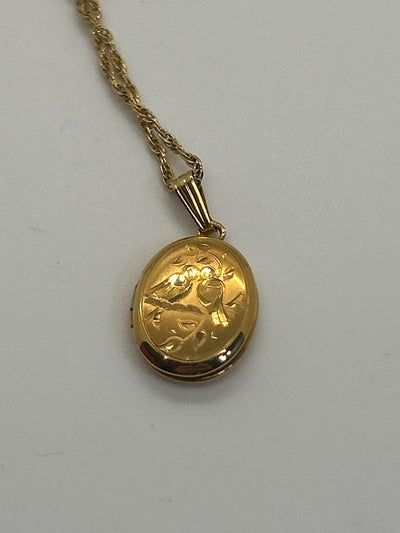 Gold 1/20 12K GF Necklace Oval Locket Vintage 2 Doves on Front 17"