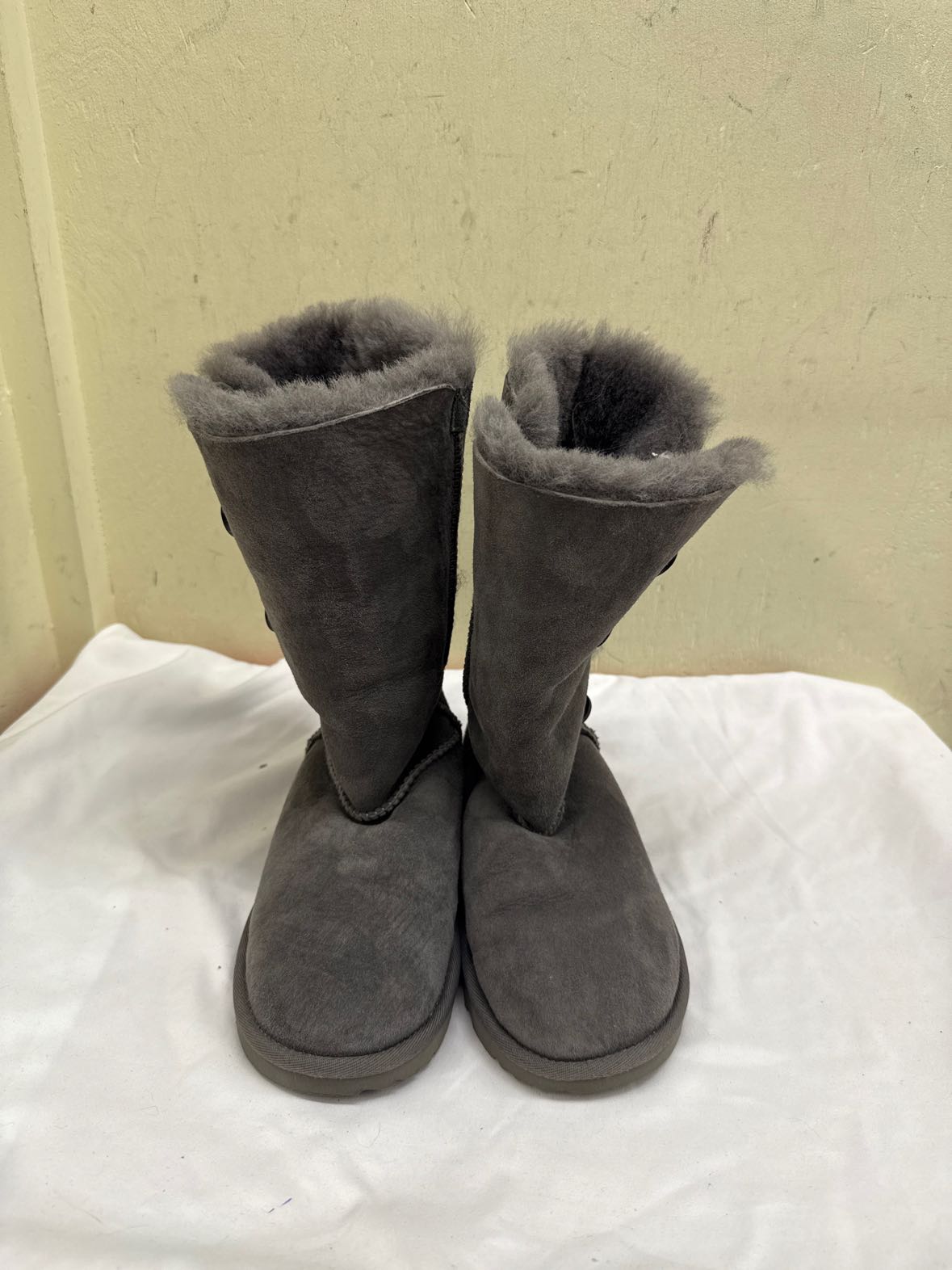 Ugg Girl's Size 4 Gray Boots