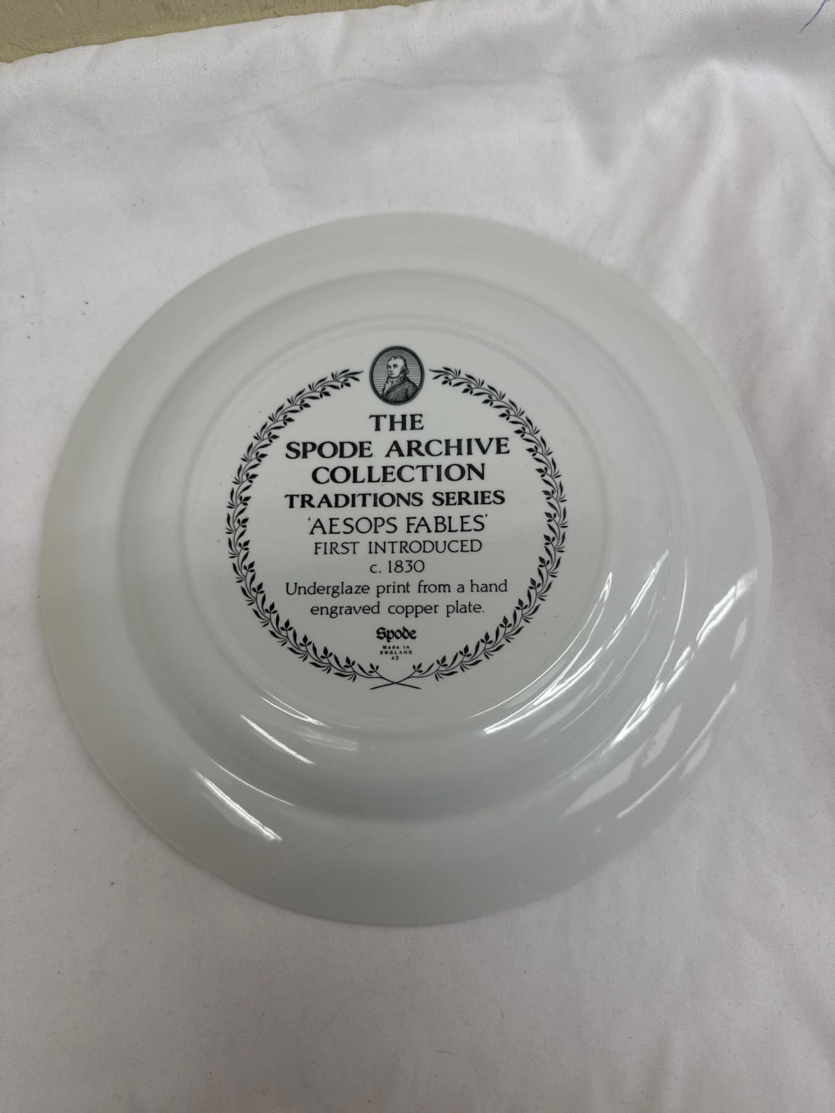 Spode Achive Collection Traditions Series "Aesops Fables" Plate