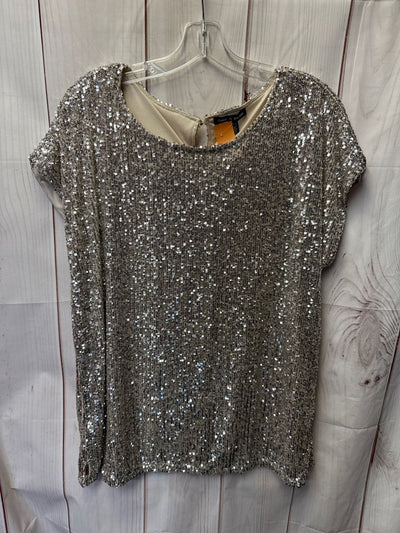 Cable & Gauge Women's Size XL Silver Sequined Short Sleeve Top
