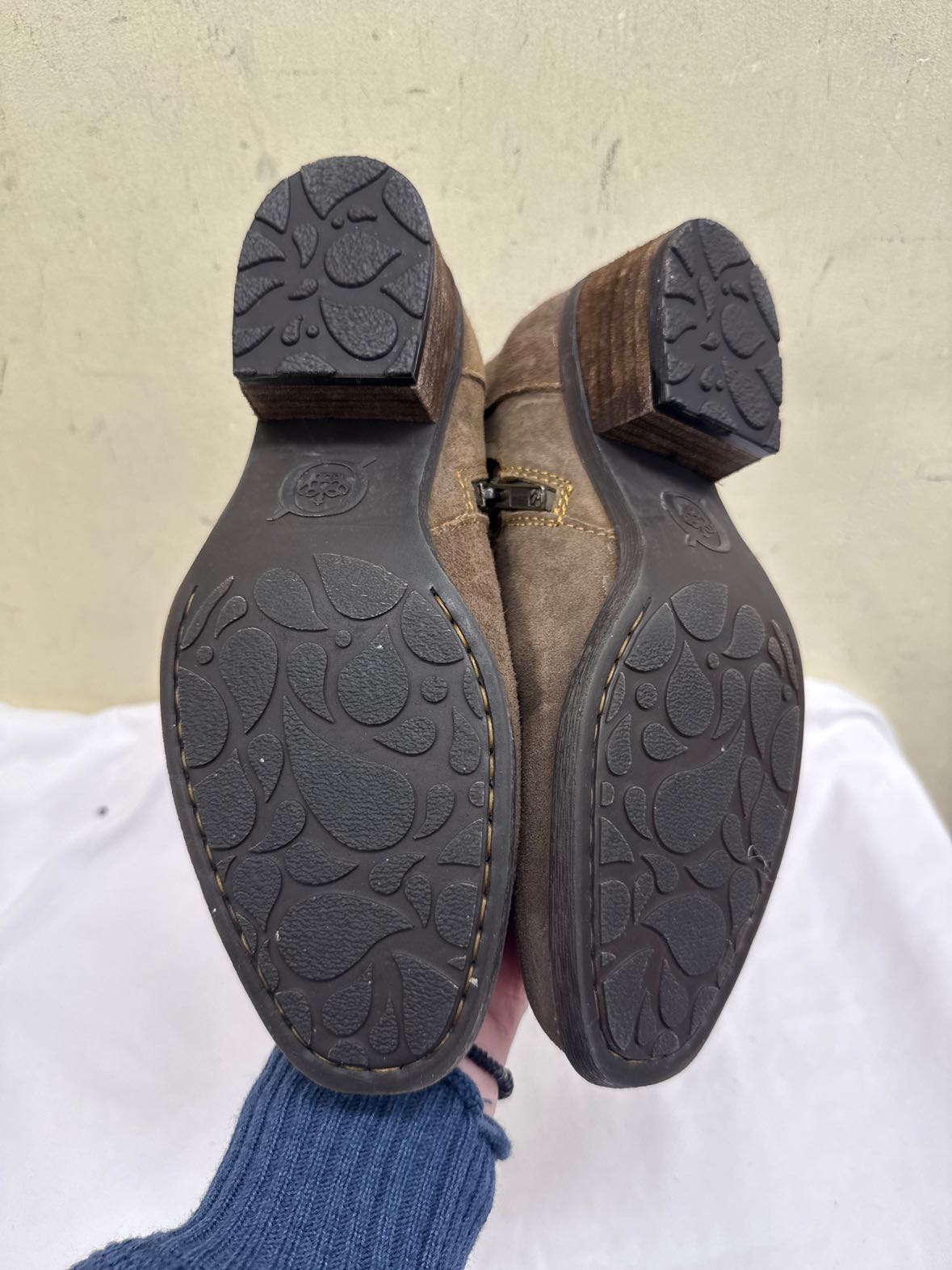 Born Women's Size 7 Brown Boots Shoes