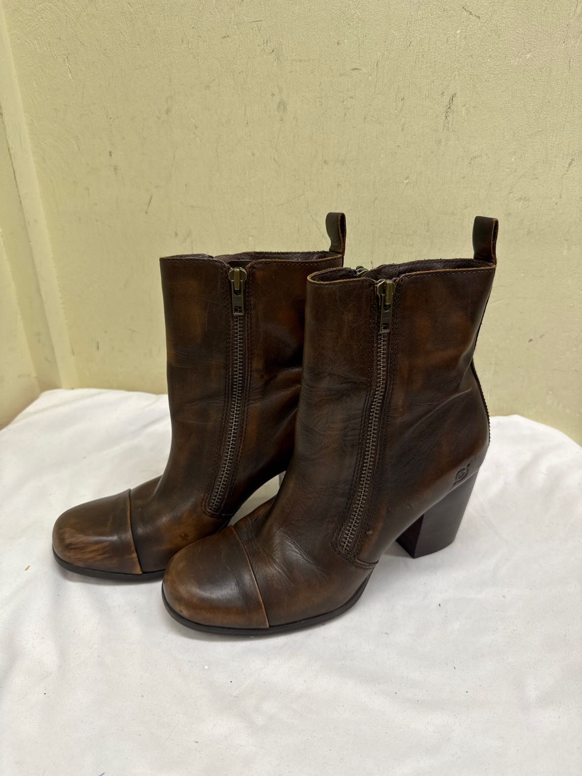 Born Women's Size 9 Brown Leather Boots Shoes