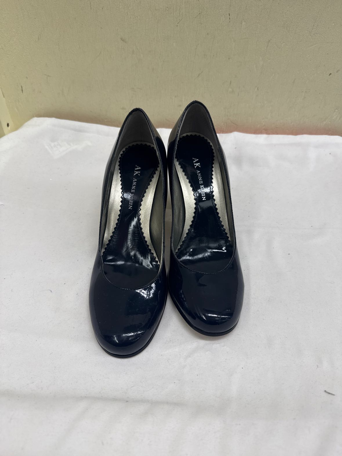 Anne Klein Women's Size 6-1/2 Navy Pumps Shoes