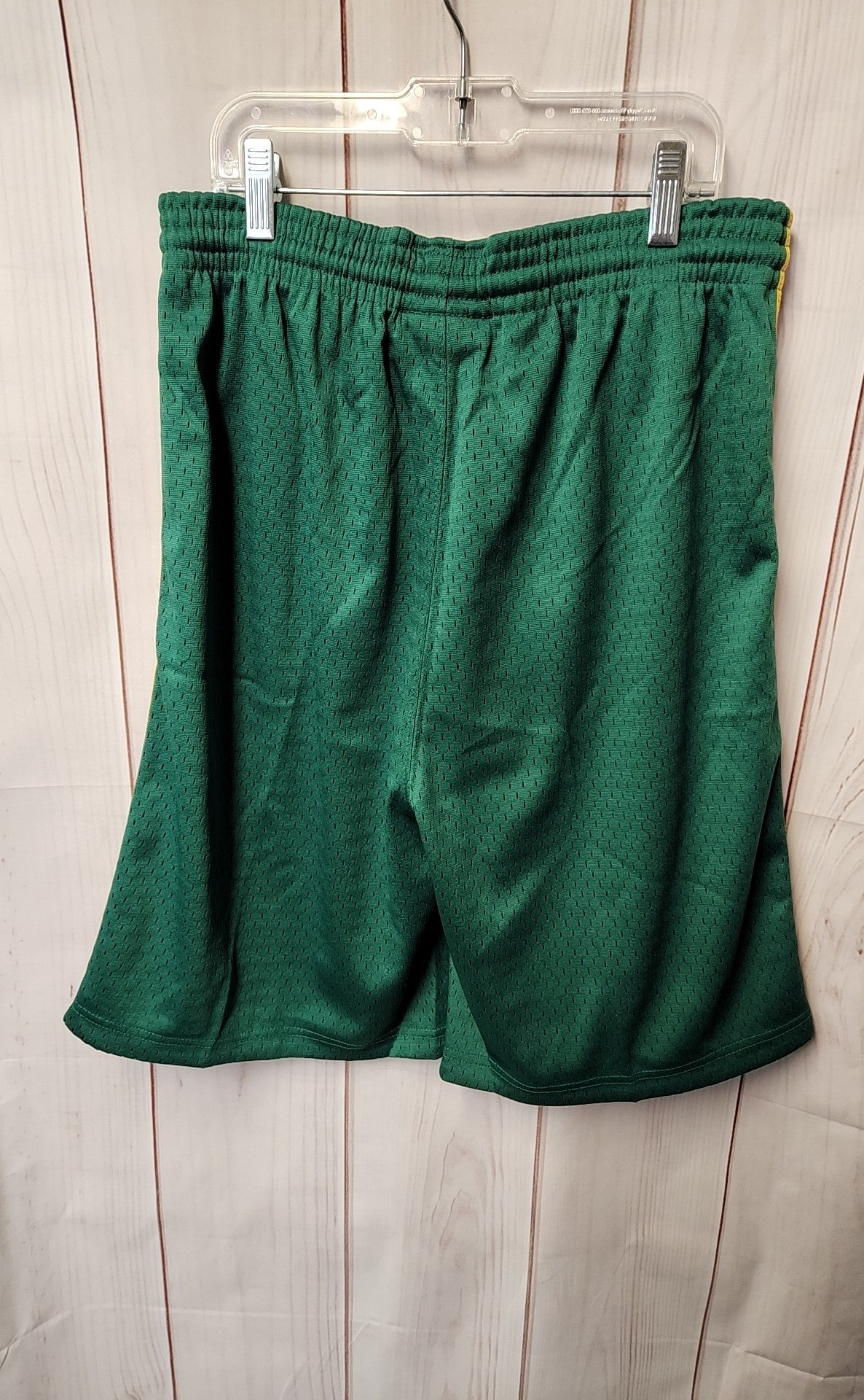 NWT Mitchell & Ness Boy's Size 18/20 Green Shorts