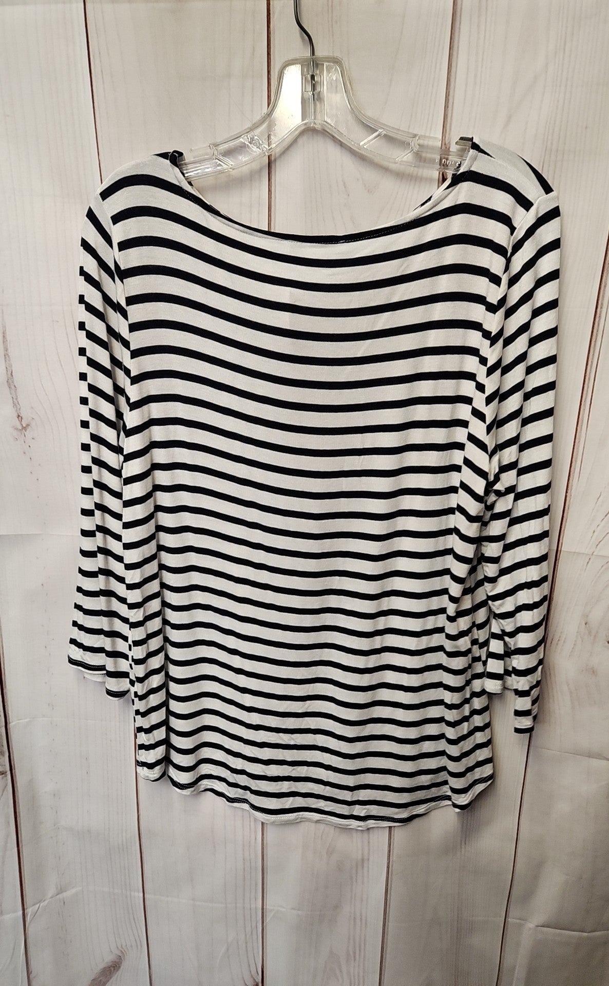 Green Envelope Women's Size XL White & Blue 3/4 Sleeve Top