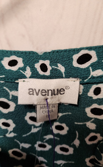 NWT Avenue Women's Size 18 Green Floral Short Sleeve Top