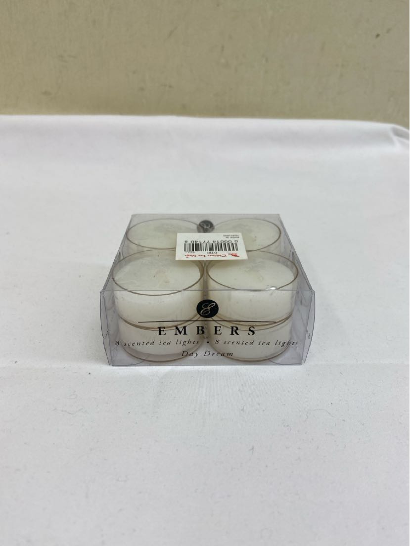 NIB 8PCS Tealight Candles