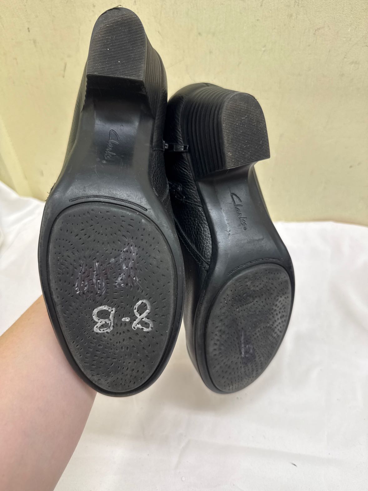 Clarks Women's Size 7 Black Boots Shoes