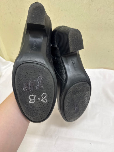 Clarks Women's Size 7 Black Boots Shoes