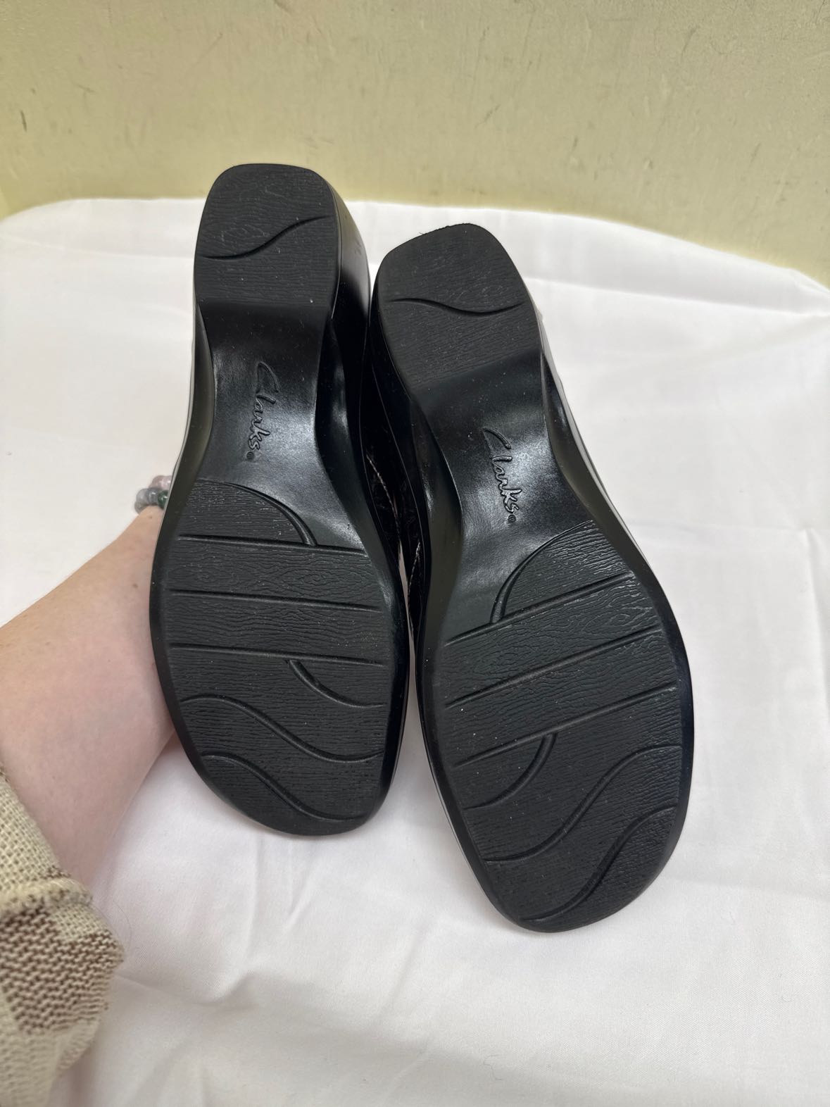 Clarks Women's Size 6-1/2 Brown Flats
