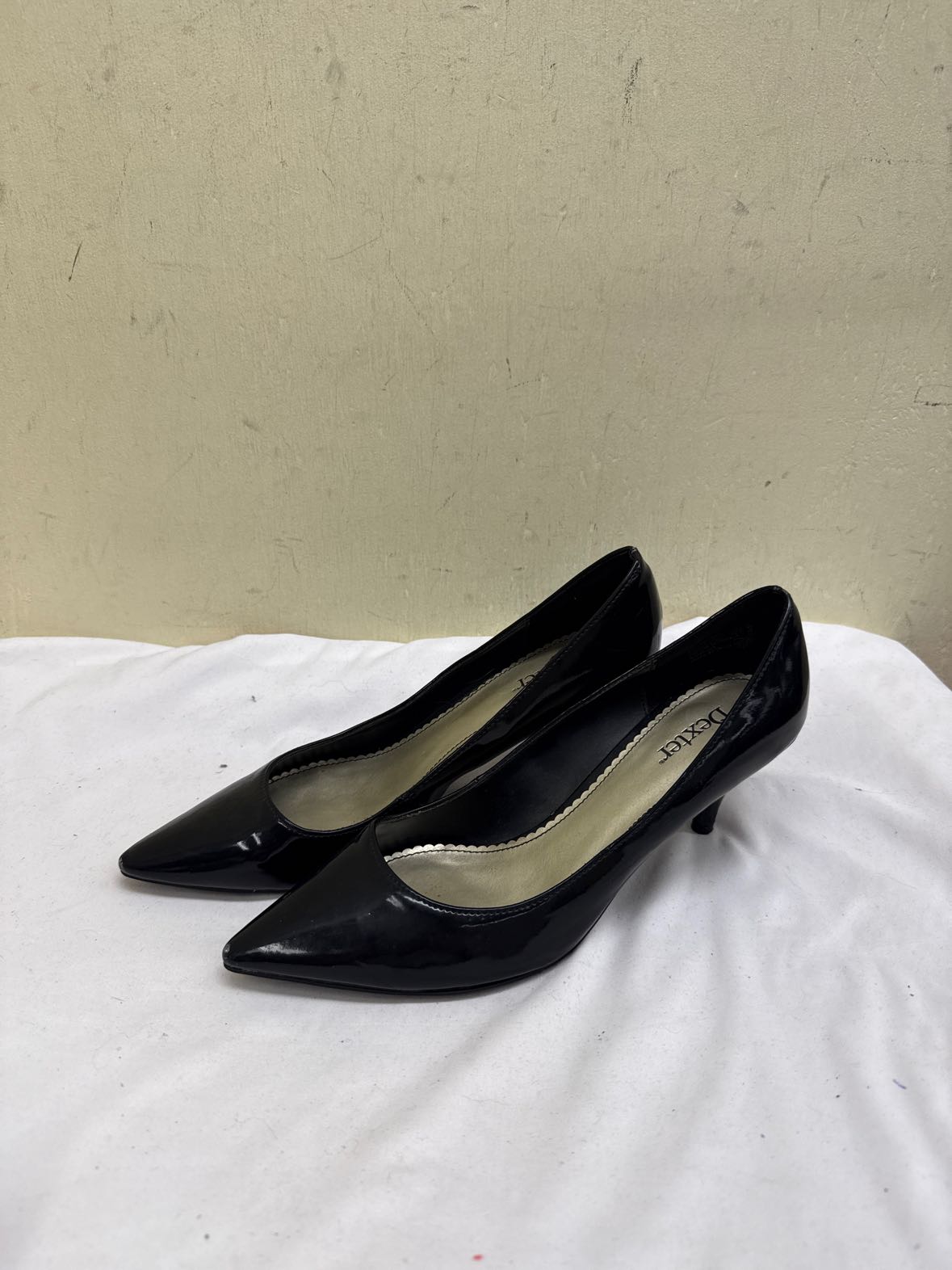 Dexter Women's Size 8 Black Pumps Shoes