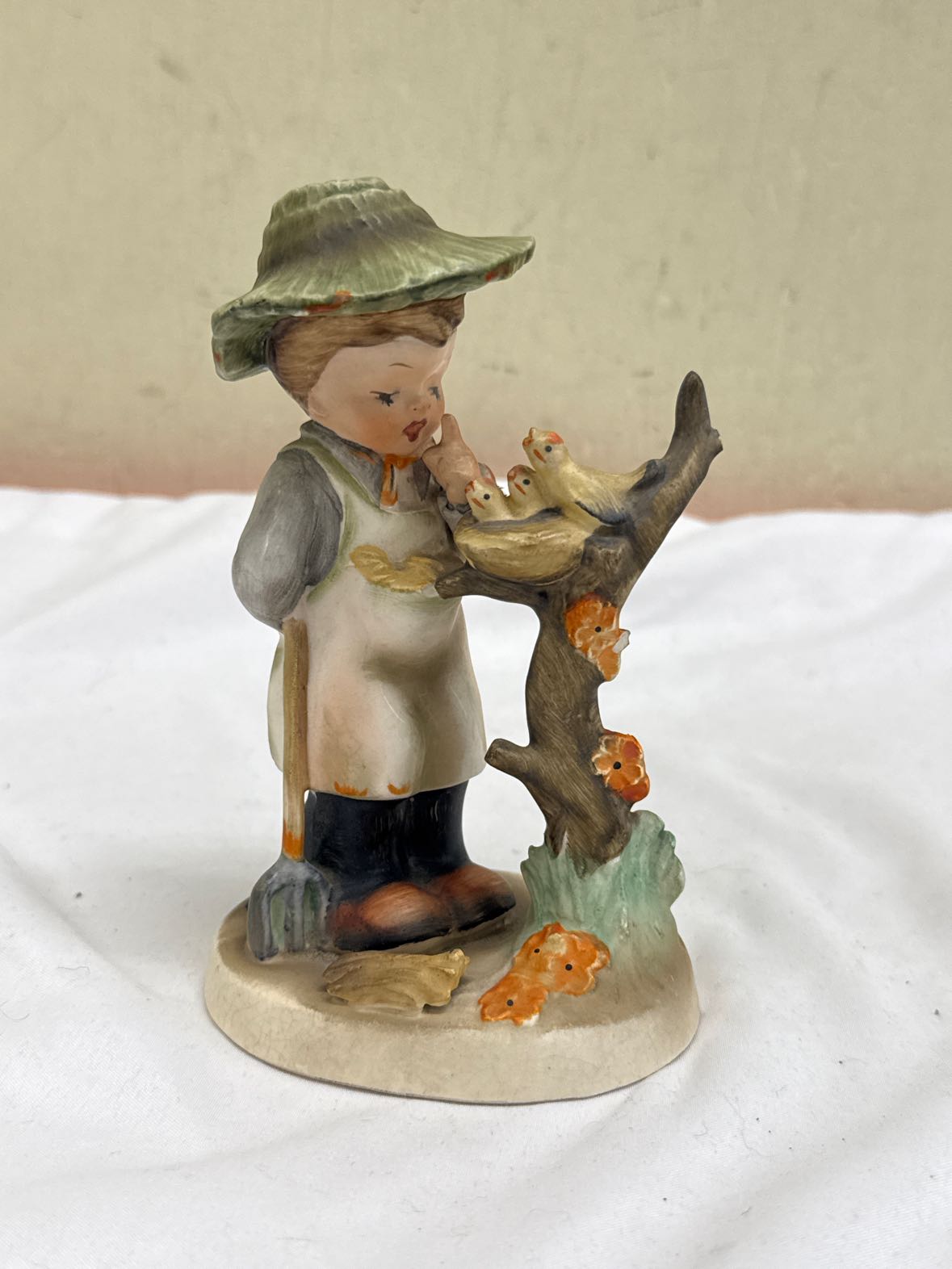 VTG NAPCO Hay Day Figurine AS IS - Branch Tip Chipped Off
