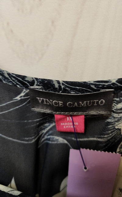 NWT Vince Camuto Women's Size 1X Navy Floral Long Sleeve Top