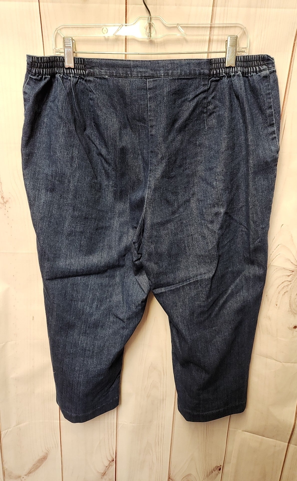 Alfred Dunner Women's Size 16 Blue Capris