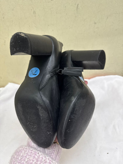 Nine West Women's Size 7-1/2 Black Boots Shoes