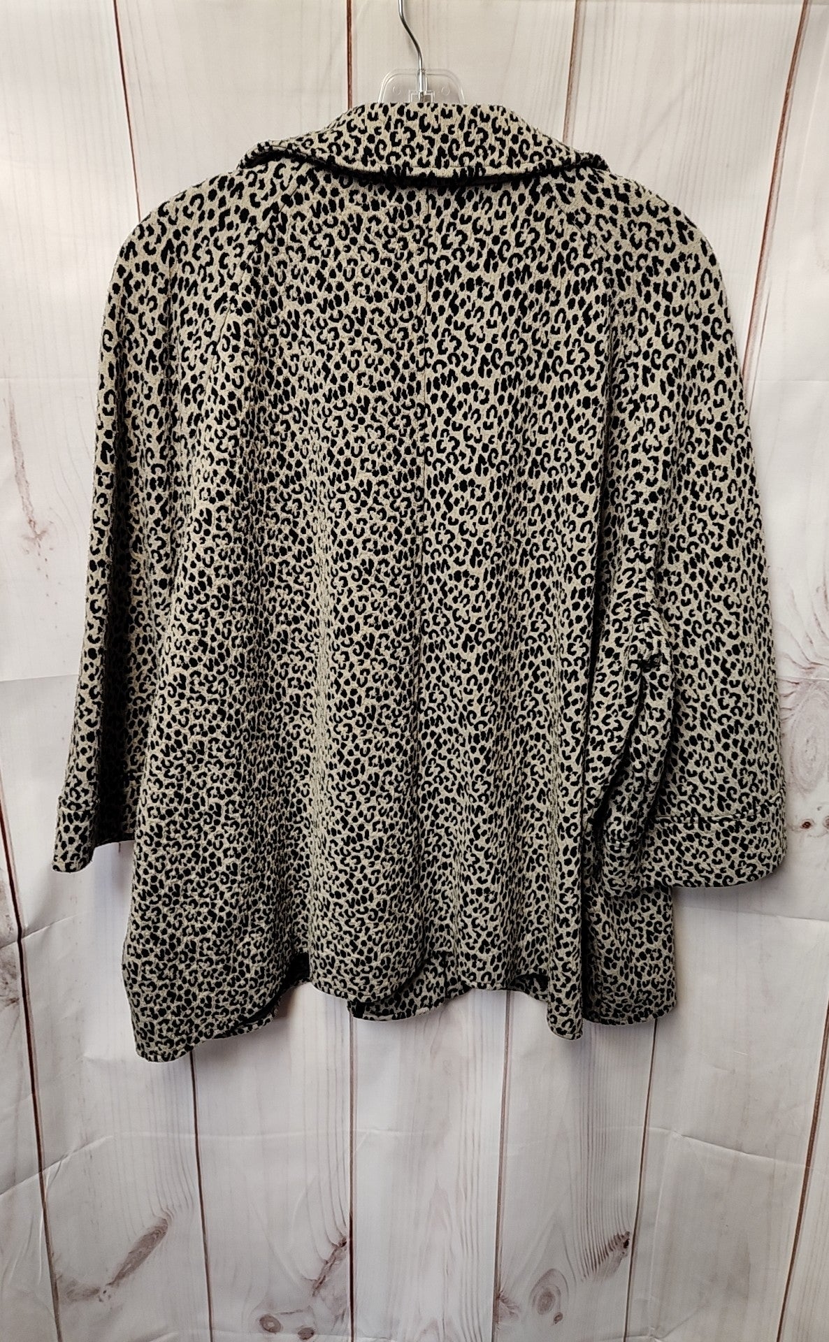 Kim Rogers Women's Size 2X Gray Animal Print Jacket