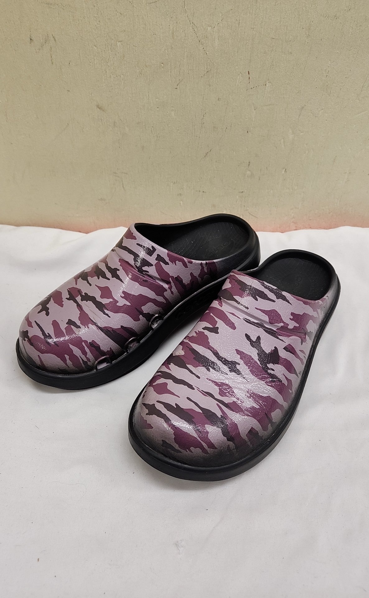 Oofos Women's Size 7 Purple Clogs Shoes