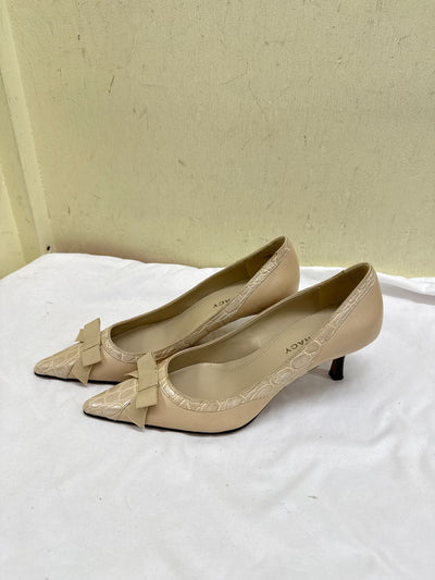 Ellen Tracy Women's Size 6-1/2 Tan Pumps Shoes