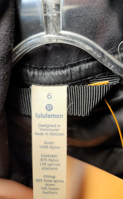 Lululemon Women's Size 6 Black Vest