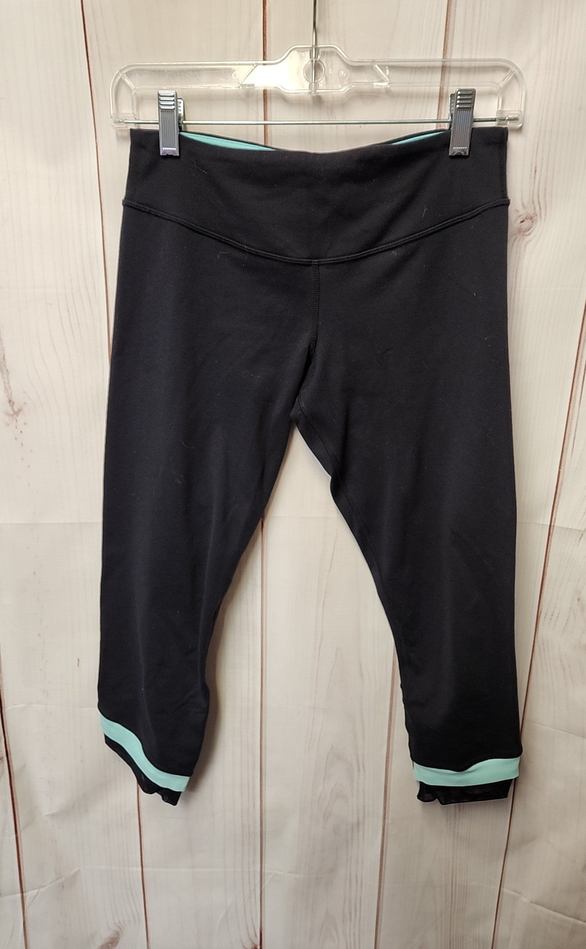 Lululemon Women's Size 6 Black Active Capris