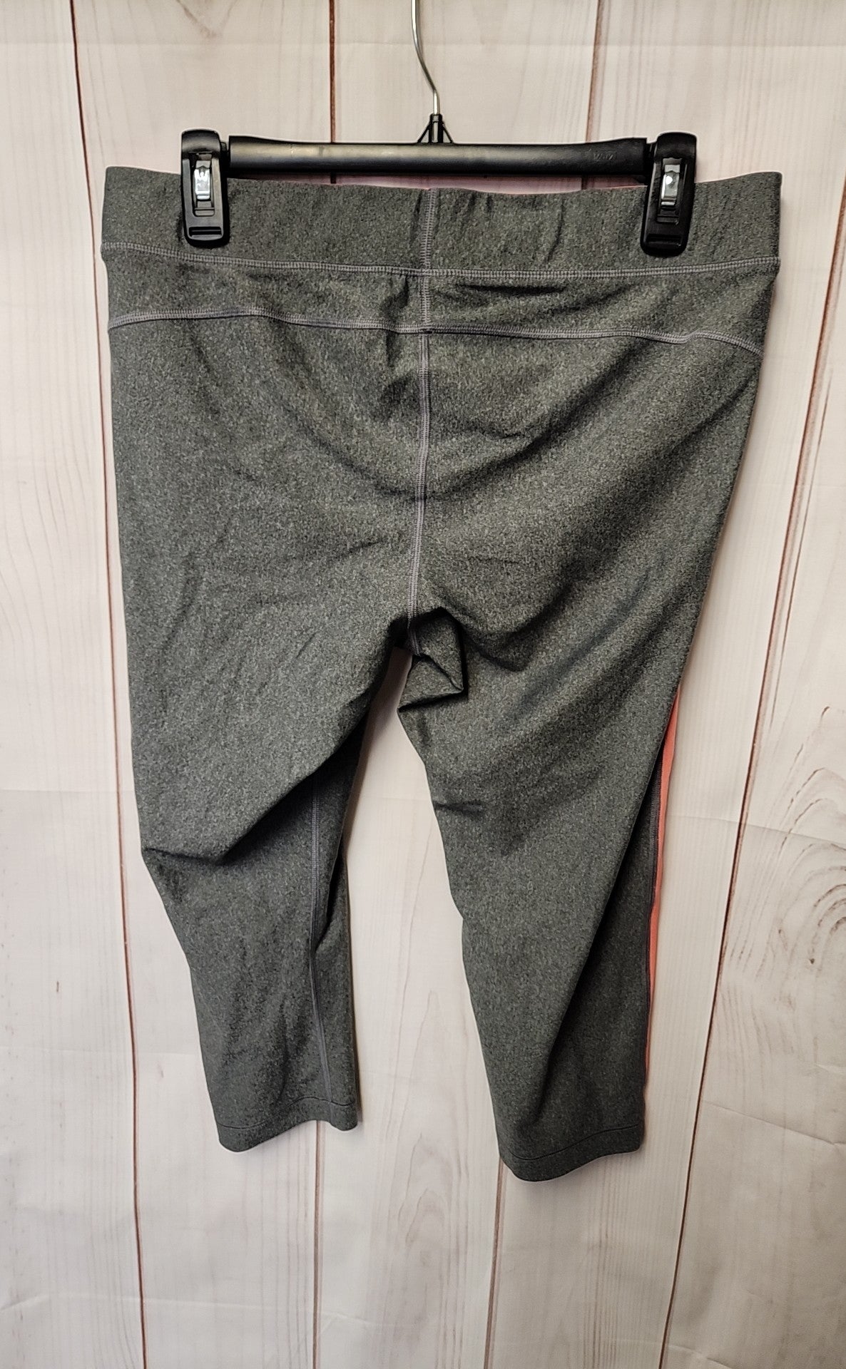 Under Armour Women's Size XL Gray Active Capris
