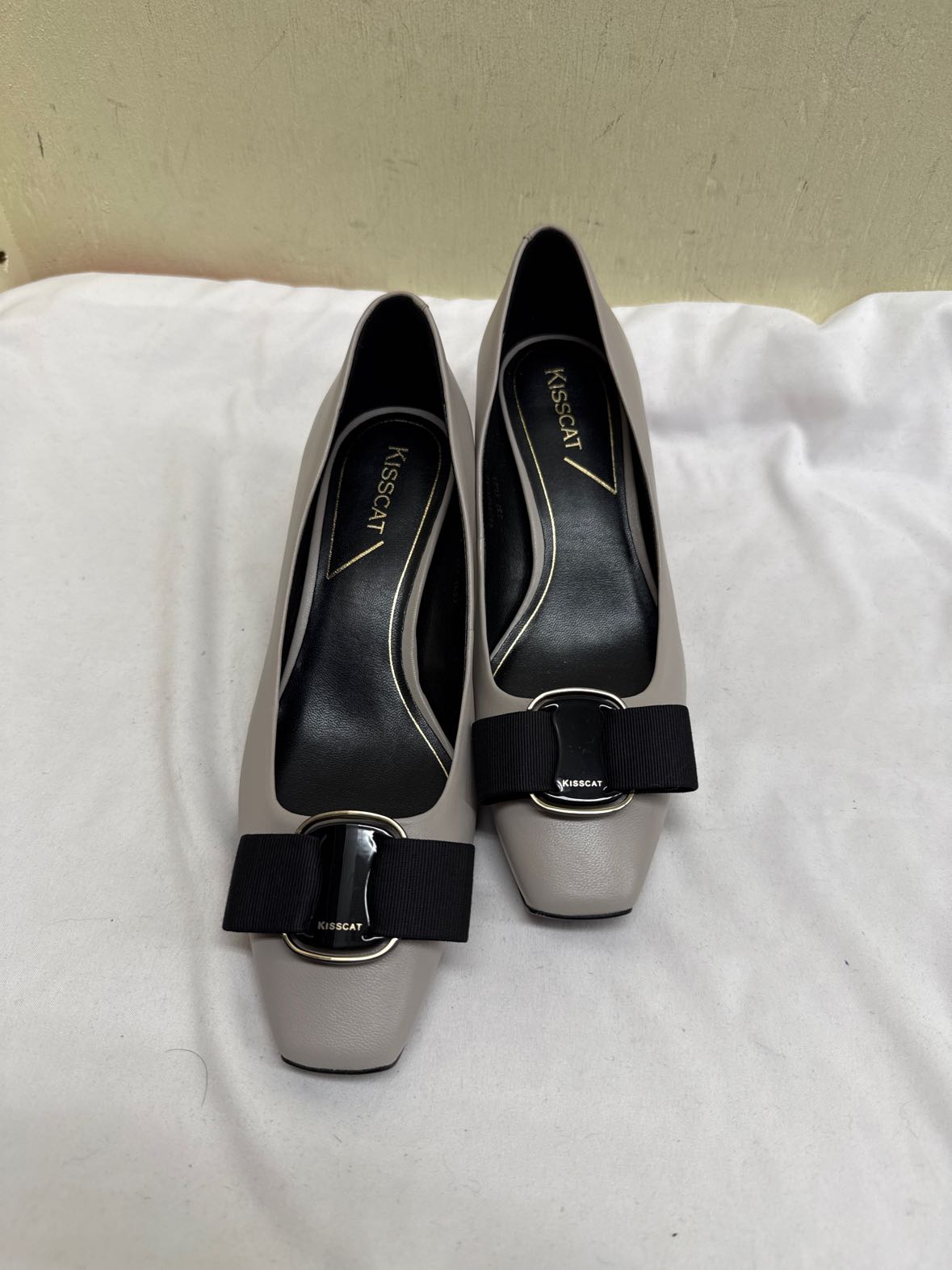 Kiss Cat Women's Size 37 = 6-1/2 Gray Pumps Shoes