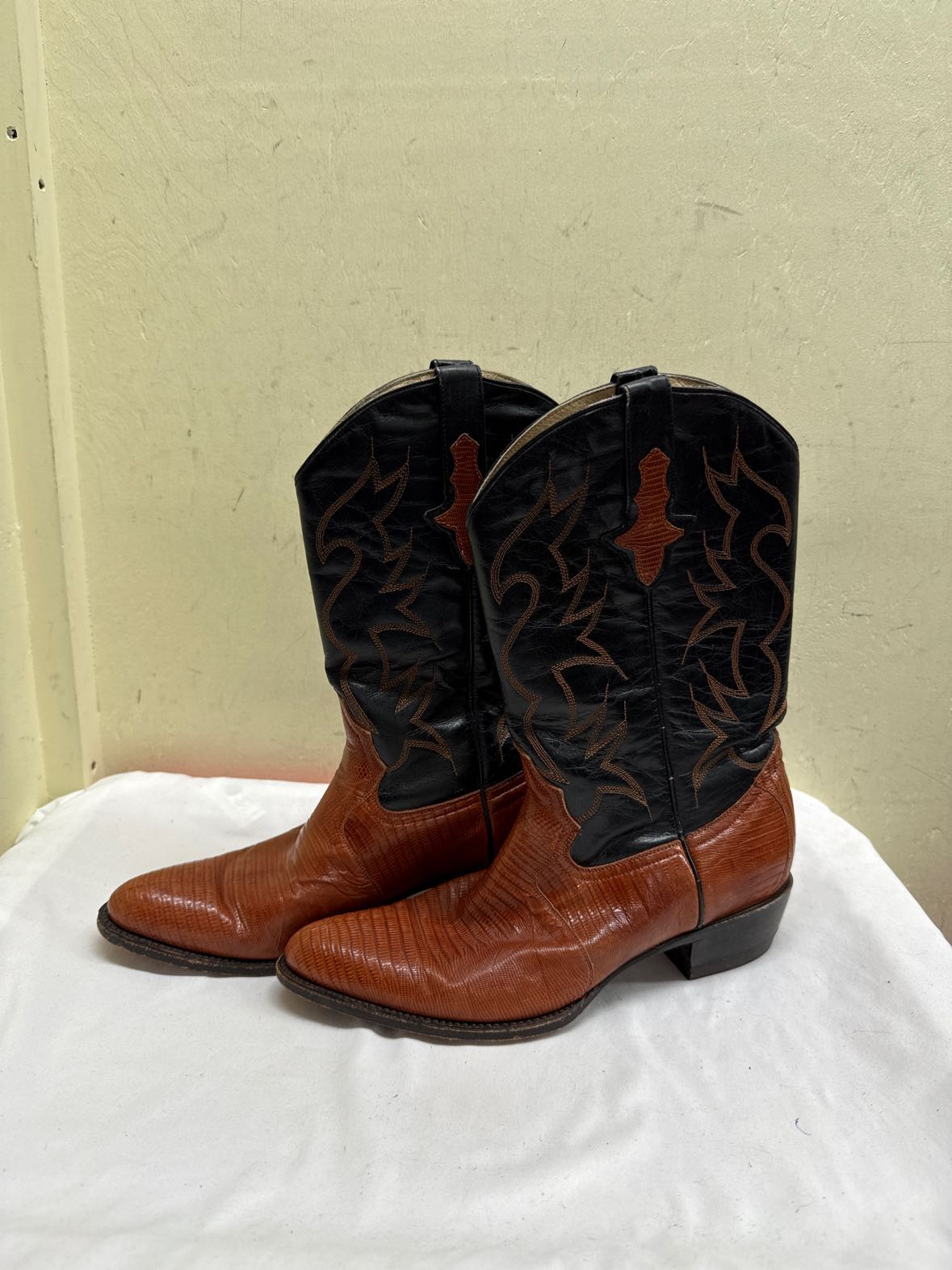 VTG Pesco Bill Men's Size 10 Black & Brown Boots Shoes AS IS - wear