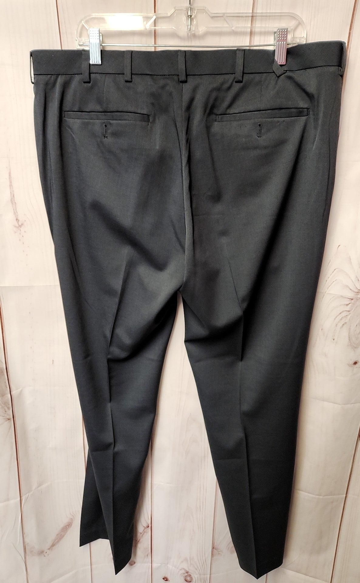 Van Heusen Men's Size 38x32 Black Pants