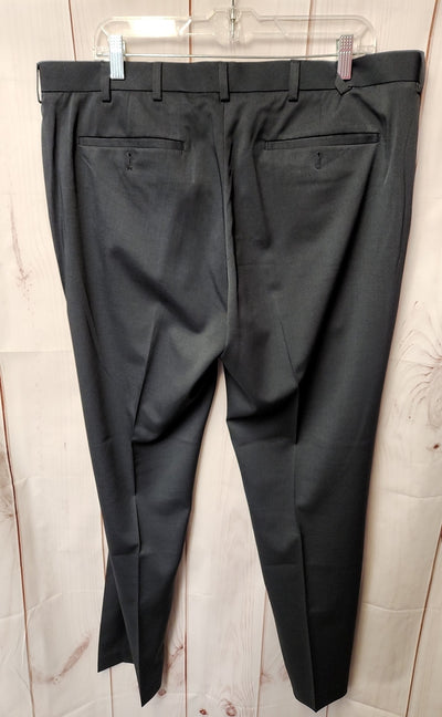 Van Heusen Men's Size 38x32 Black Pants