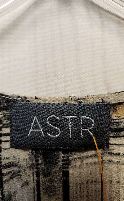 Astr the Label Women's Size S Gray Long Sleeve Top