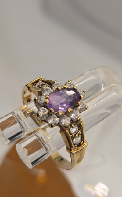 SDJ 375 9K Yellow Gold VTG Amethyst with Clear Stones Size 6.5 Ring 2.10 Grams