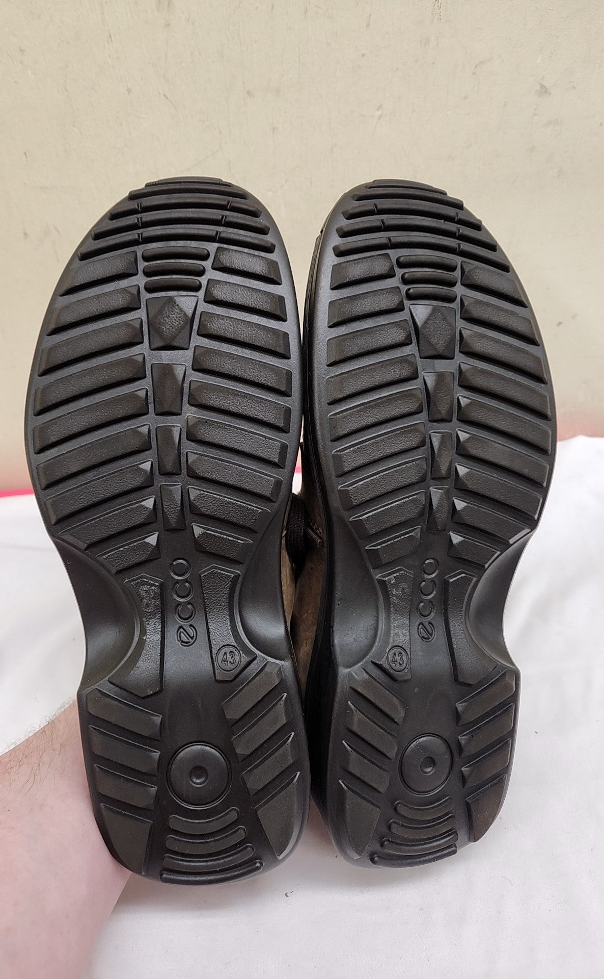 Ecco Men's Size 10 Brown Shoes