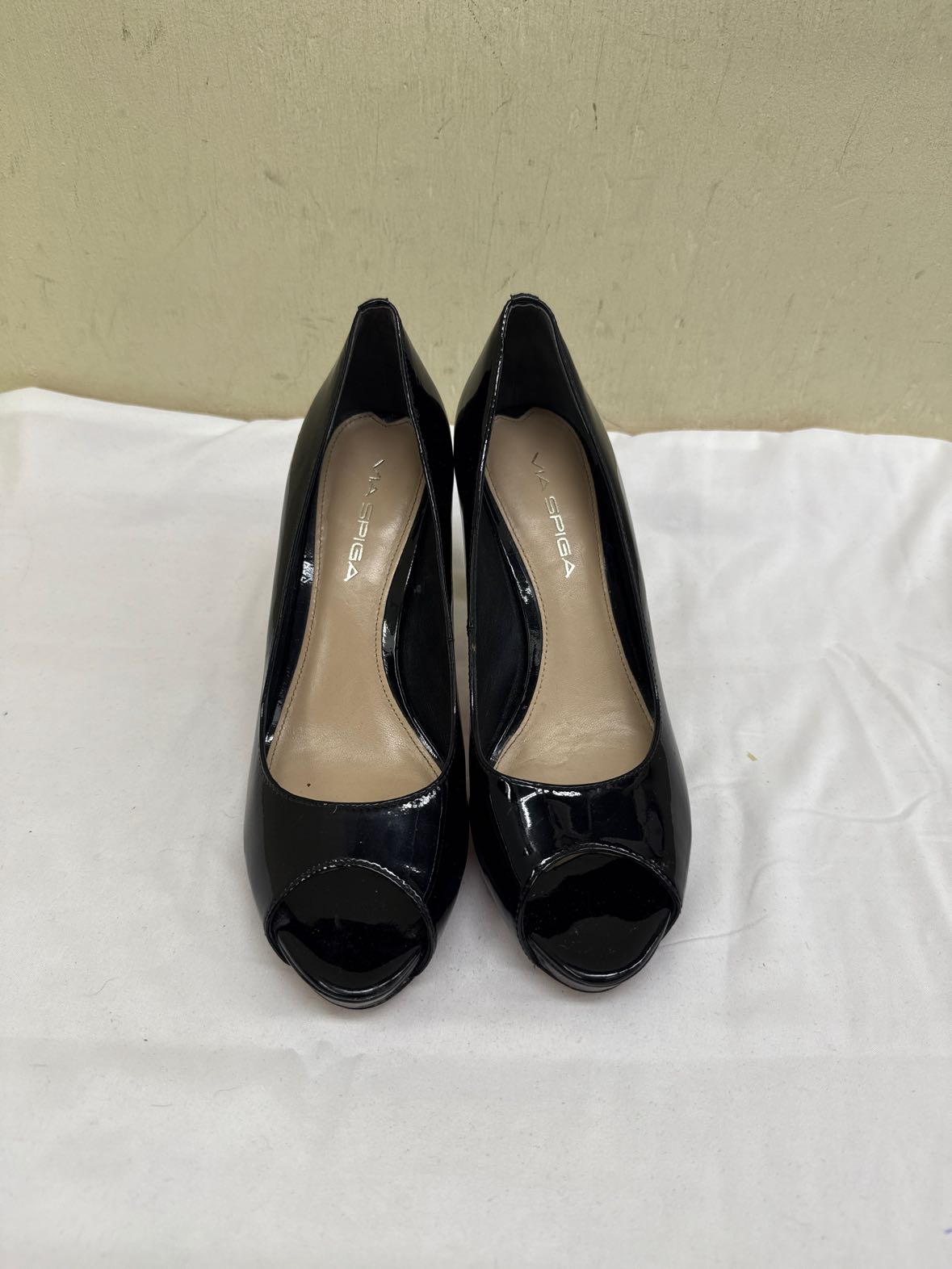 Via Spiga Women's Size 6 Black Pumps