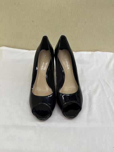 Via Spiga Women's Size 6 Black Pumps